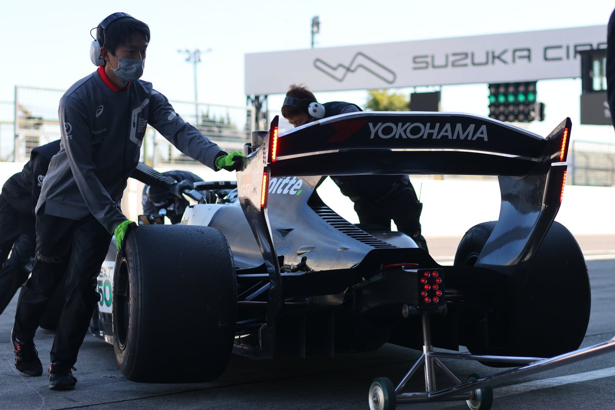 SUPERFORMULA_En's tweet photo. The curves on the Rear Wing😍

Next-Gen cars have been revealed and is on the track for testing at Suzuka!🏎

#SUPERFORMULA #Motorsport #Racing @Hiroaki_Ishiura @koudai1120 https://t.co/OzSFJ3i4kO