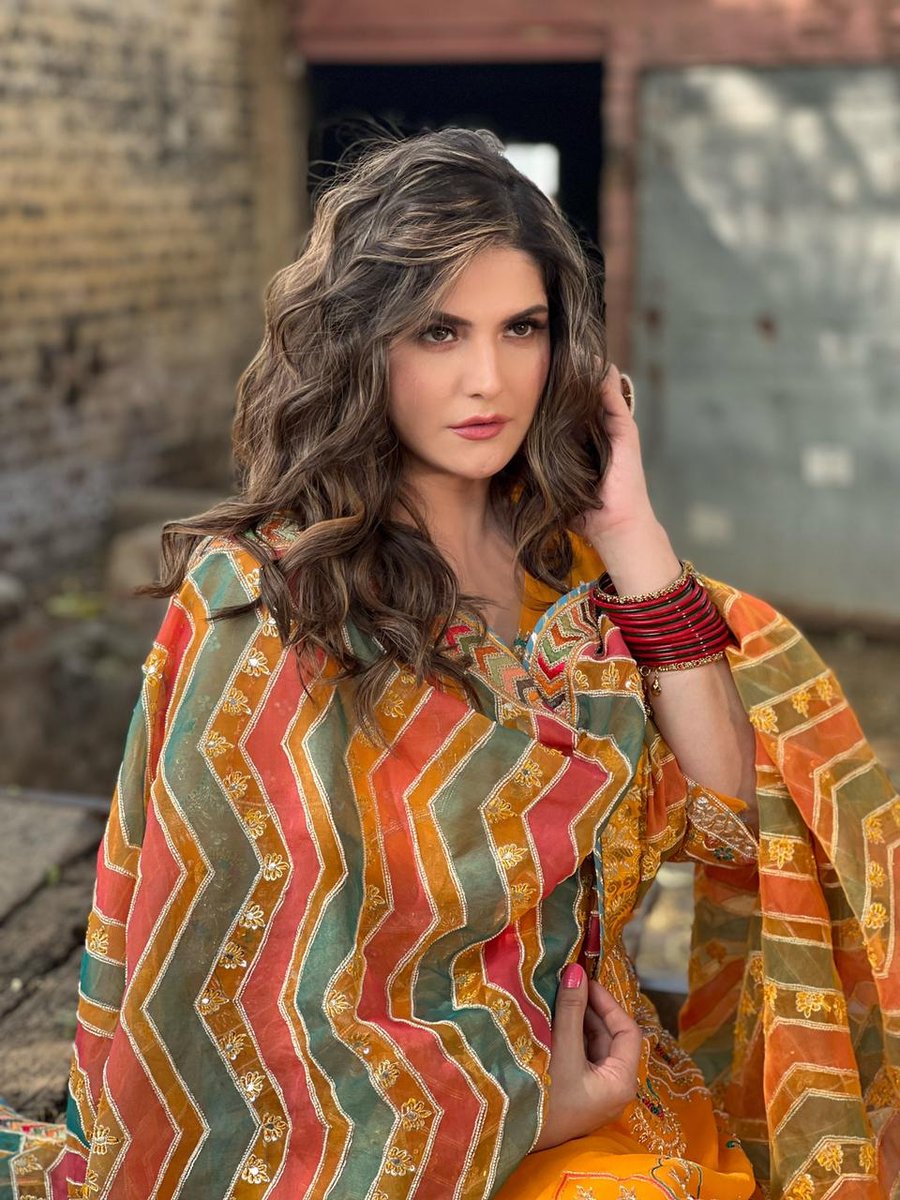 Actress #ZareenKhan will soon be seen essaying a double role with power-packed stunts in the Tamil horror-thriller '#Nagabhairav'. Read: bit.ly/3TVwivi @zareen_khan