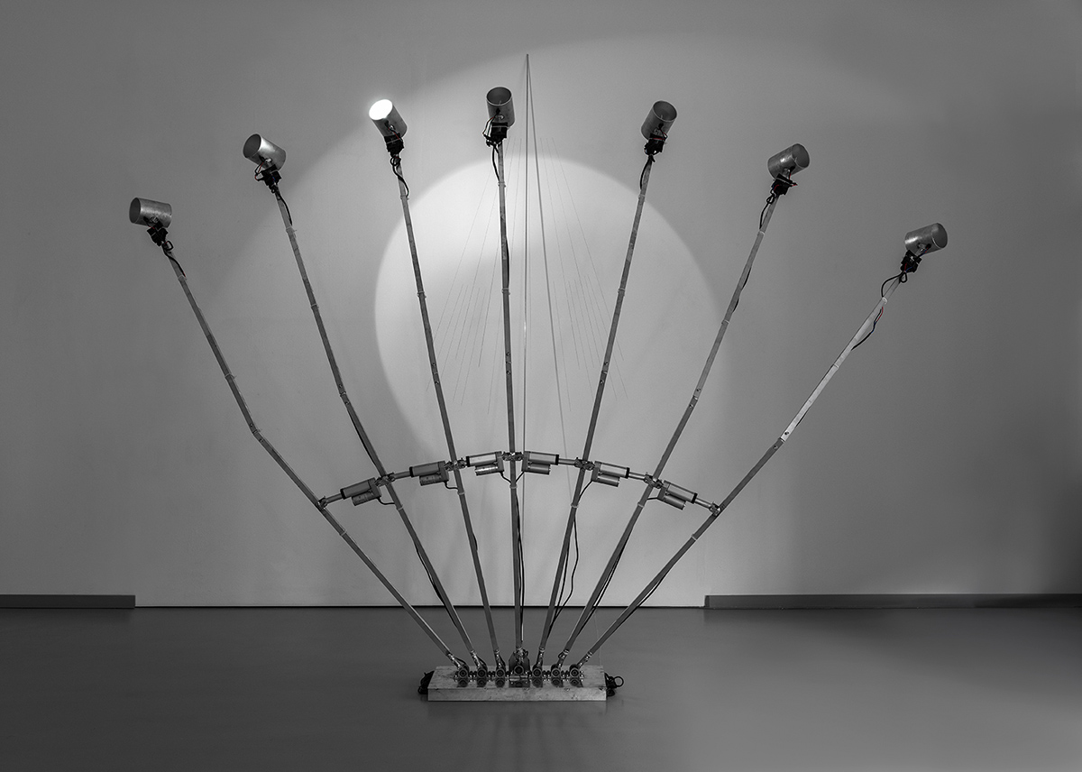 studiobrockmann's tweet photo. “Probably the most significant work in this exhibition, which bears the name ‚Sundial 20- 17-040-1‘, shows the real-time position of the sun in seven different locations on earth." (Helene Bosecker) Solo Exhibition 'Uncertain Knowledge' @galeriegerken, 2017. @Vedurstofan https://t.co/wzRXNBsxg4