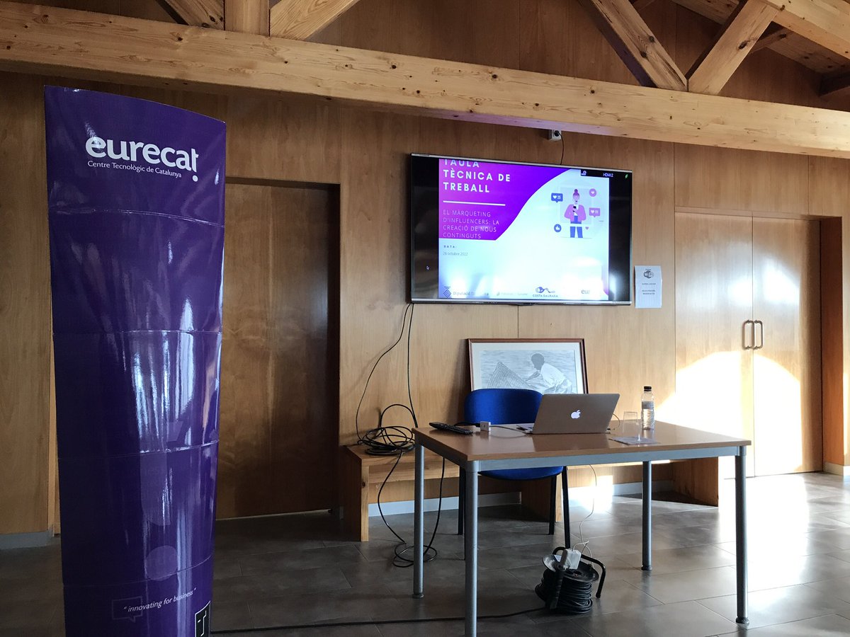 CampingsTgna's tweet photo. 📲Assistim a la taula tècnica de treball “El màrqueting dels influencers: la creació de nous continguts” organitzada per turisme de consultoria tecnològica d’@Eurecat_news juntament amb el Patronat de Turisme de la Diputació de Tarragona, @Dipta_cat, a l’Ametlla de Mar. https://t.co/ojnLykLf8Y