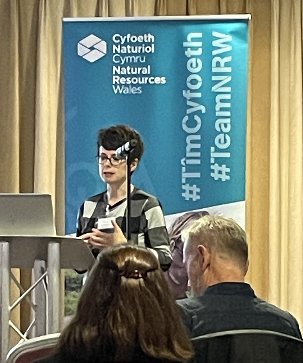 The @UniofBath’s @lwhitmarsh gets us underway for day 2 of #NRWEvidence22 #TystiolaethCNC22 - @NatResWales Evidence Conference