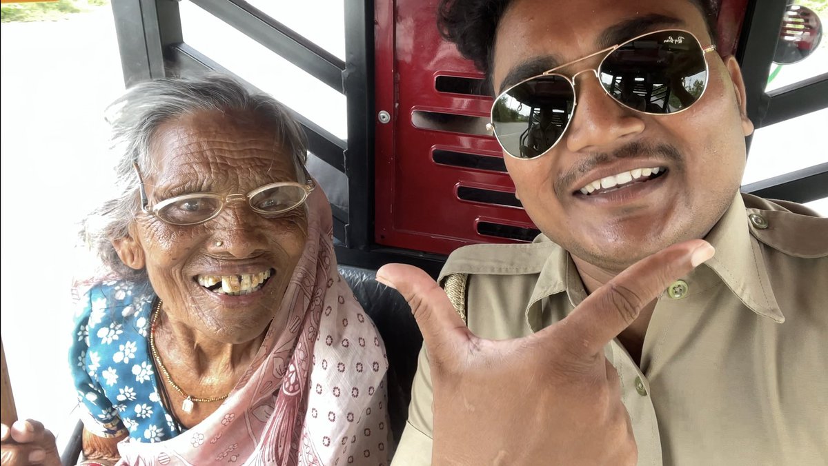 helping_upp's tweet photo. जय हिंद 🫡
जिसके लिए वर्दी धारड़ किये है उनको तो थोड़ा ख़ुशी दे ही सकते है 🙏

दादी भदोही गयी थी दवा के लिए जिसके वजह से पैसे ख़त्म हो गए थे और भदोही से कपसेठी जाना था 
(यू ही किसी से हाल चाल ले लेनी चाहिए)
@bhadohipolice @Uppolice @DM_Bhadohi 
#Respect #help #firsthuman https://t.co/2hPdWBkP66