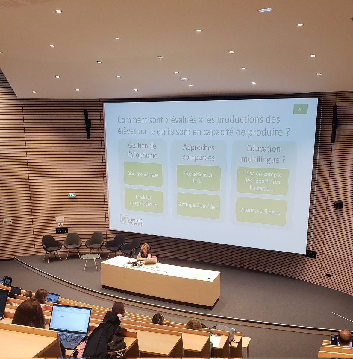 PolePegase's tweet photo. Conférence de Sophie Alby du laboratoire SeDyL @univguyane « Evaluer les #compétences des #élèves en contexte #multilingue #guyanais. Quelle prise en compte des répertoires langagiers plurilingues ? » #SIP2022 https://t.co/6pQ5a4nf9S
