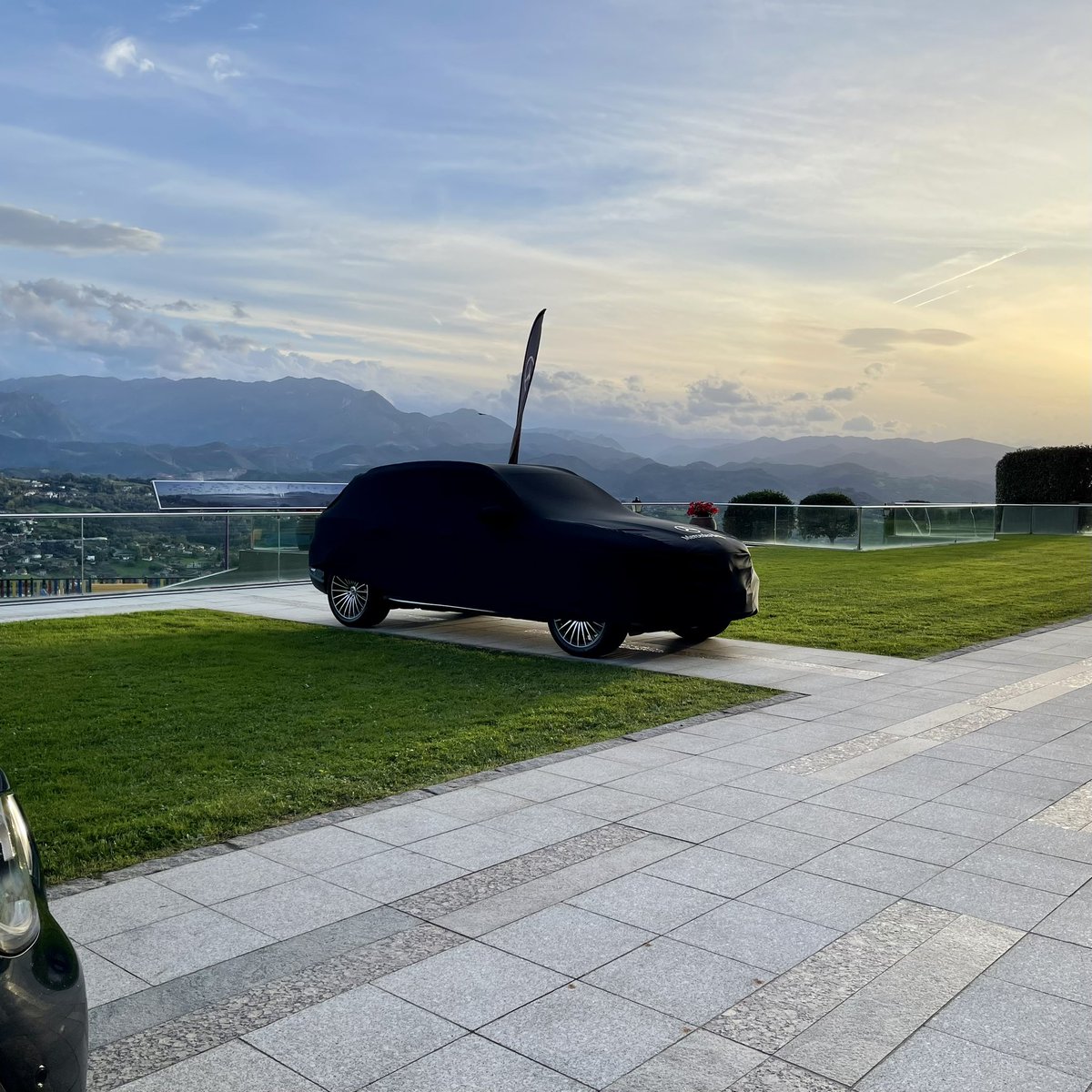 grupoadarsa's tweet photo. ¡Adivina adivinanza! ¿qué modelo está debajo de la manta?
🤩 Os leemos en los comentarios.
👉 https://t.co/AkLTMYtekP
Nuestro objetivo, tu confianza.
📸 #Adarsa #MercedesBenz #Mblovers #MbCreator #friendsofbenz #automoción https://t.co/oWzVMCYjRD