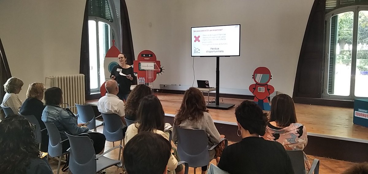 La <a href="/MartaRequeno/">Marta Requeno</a> ens engresca amb els reptes d’aquest curs 22-23!
🔹Posar el focus en l’equitat #MissióEquitat
🔹Potenciar la xarxa d’espais edunautes
🔹Avaluar tots els aspectes del projecte
🔹Comunicar i fer més incidència a l’entorn
#PassaportEdunauta 📘