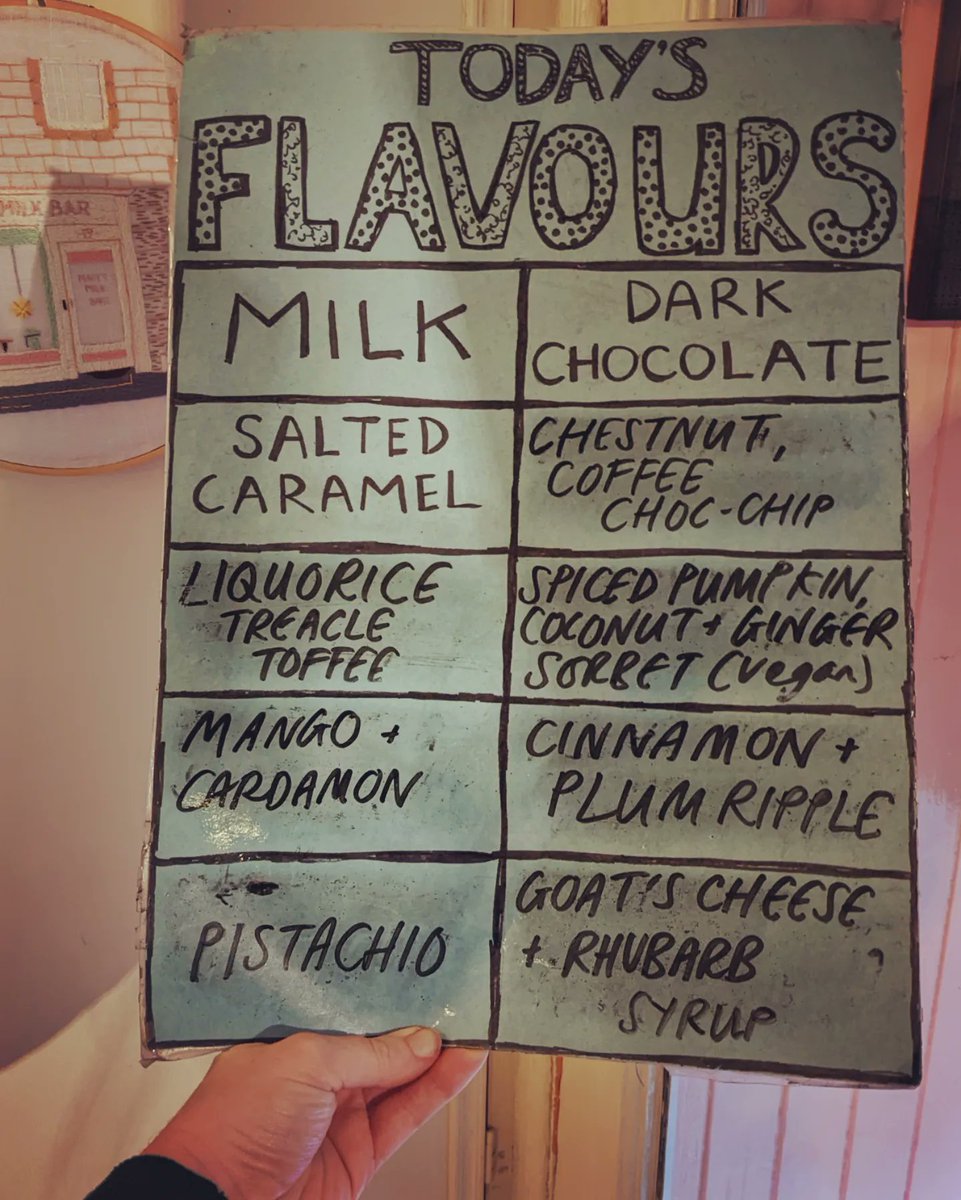 A small selection of chocolate we have which are all #vegan ...
There's Squidgy Figs in Bergamot Dark Chocolate, seven different chocolate bar flavours, Candied Oranges....&amp; this is only half of it! All available from the Milk Bar &amp; marysmilkbar.com 🎁🎁🎁🎁🎁🎁🎉