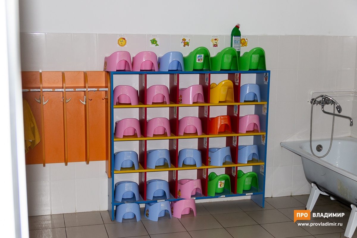 Казалось бы, взрослые должны подавать хороший пример детям. Но в Гусь-Хрустальном две матери поссорились в раздевалке детсада. Одна дошла до оскорблений, вторая - до побоев (не по лицу, а по ягодице). В истории разобрался суд.

provladimir.ru/2022/10/27/v-g…