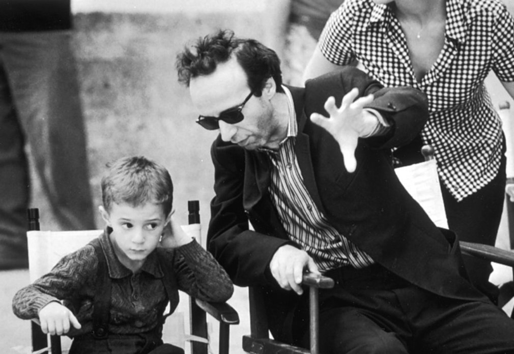 "La vida a veces duele, a veces cansa, a veces hiere. No es perfecta, no es coherente, no es fácil, no es eterna; pero a pesar de todo, la vida es bella".
#RobertoBenigni 27Oct1952