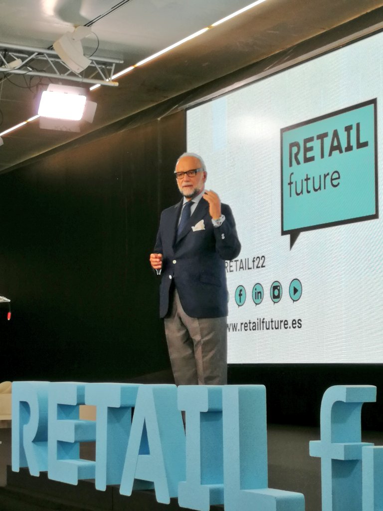 RETAIL Digital tweet media