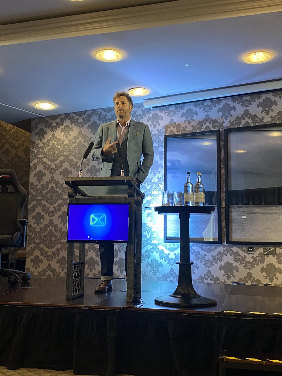 Brian Baglow tweet media