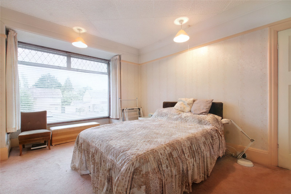 🏡 FOR SALE - A lovely semi-detached property located in #Knowle

✔️ Three well-sized bedrooms
✔️ Two generous reception rooms
✔️ Separate kitchen/breakfast room
✔️ Bathroom
✔️ Driveway &amp; garage
✔️ Large garden
✔️ £400,000

See more and book a viewing ➡️ cjhole.co.uk/property/for-s…