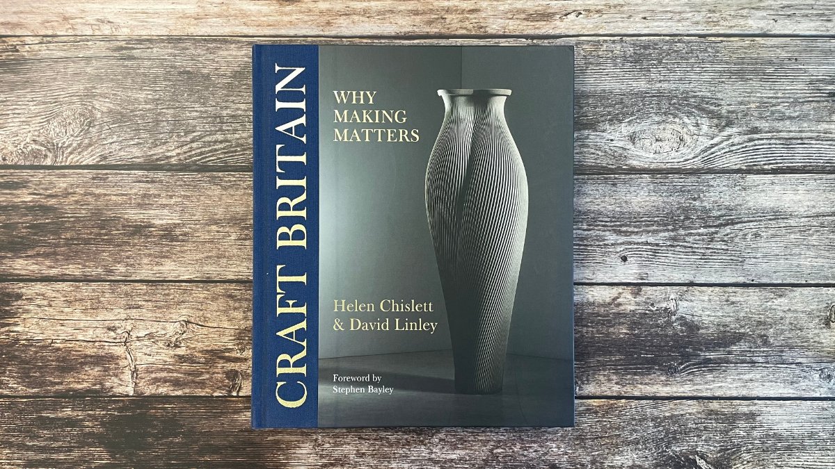 welbeckpublish's tweet photo. Out Now

Craft Britain by@helenchislett &amp; David Linley is a celebration of Britain's rich array of incredible artists &amp; makers who are preserving, mastering &amp; challenging craft traditions.

Buy your copy today: https://t.co/KMax1OLgLW https://t.co/KLiCa43Crb