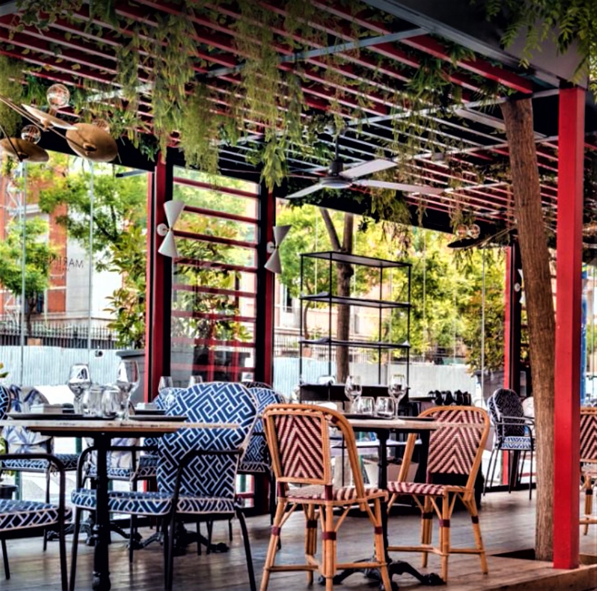 Depende de ti cómo disfrutar la vida
De días normales a extraordinarios con un simple plan en la mejor compañía ¡Os esperamos!
#Martinete #BarrioDeSalamanca #jueves #planesdefinde #gastro