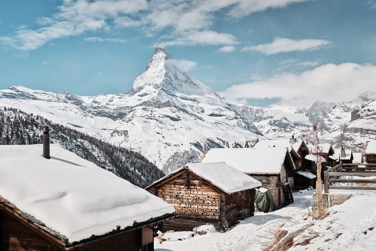 ResortWork's tweet image. Latest Ski Jobs Bulletin out today with last few vacancies for this winter: 247track.co.uk/service.php?s=… #SkiJobs #WinterJobs #ResortJobs