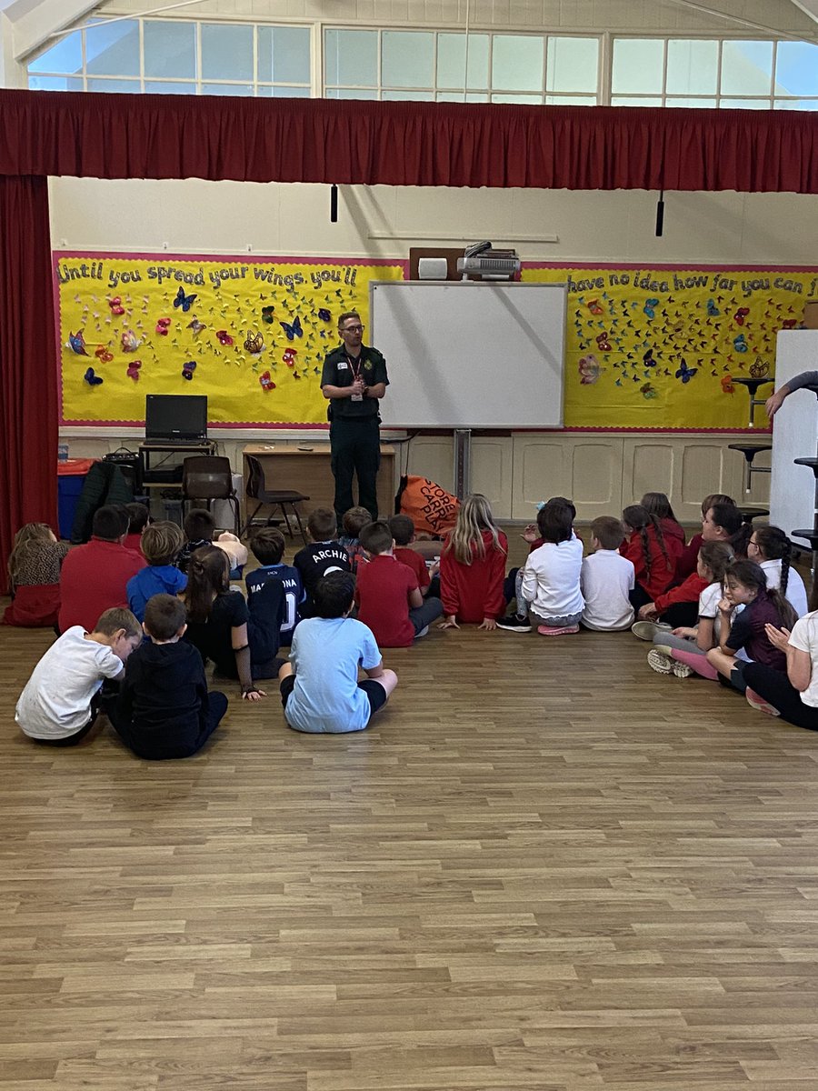 ChippyLyn's tweet photo. Early morning #Shocktober  session  teaching pupils of @LlangiwgPrimary the benefits of Early CPR and recovery position. Will Palmer top of the class. #BabyShark @WelshAmbulance @WelshAmbPECI #TeamWAST #EarlyCPR #ChainOfLife https://t.co/lGHqc71Pjo
