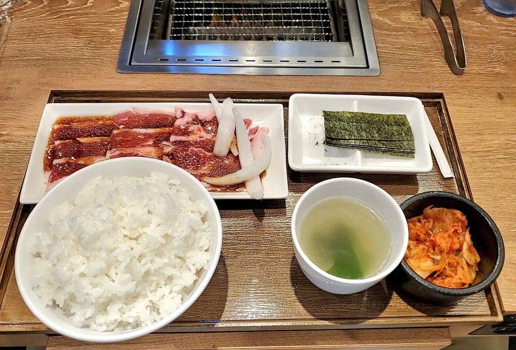 #焼肉ライク 話題が流れてきたので
先日朝から焼肉ライク行ってみましたが朝から焼き肉食べれる店舗増やして欲しいです～
10時とかではなく出勤前に行ける時間にオープンしてくれると尚良いと思いますb