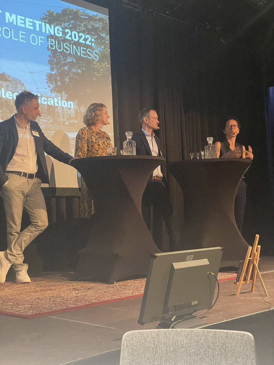 UN Global Compact Norge (@globalcompactno) on Twitter photo Engasjerende og lærerike dager på nordisk UN Global Compact møte i Gøteborg! Her <a href="/VolvoGroup/">Volvo Group</a>, <a href="/Orsted/">Ørsted</a>, <a href="/Wilhelmsengroup/">Wilhelmsen group</a> og <a href="/TerrafameOy/">Terrafame Oy</a> om deres rolle i en #JustTransition med mineraler, verdikjeder, omskolering og investeringer som viktige stikkord. Engasjerende og lærerike dager på nordisk UN Global Compact møte i Gøteborg! Her <a href="/VolvoGroup/">Volvo Group</a>, <a href="/Orsted/">Ørsted</a>, <a href="/Wilhelmsengroup/">Wilhelmsen group</a> og <a href="/TerrafameOy/">Terrafame Oy</a> om deres rolle i en #JustTransition med mineraler, verdikjeder, omskolering og investeringer som viktige stikkord.