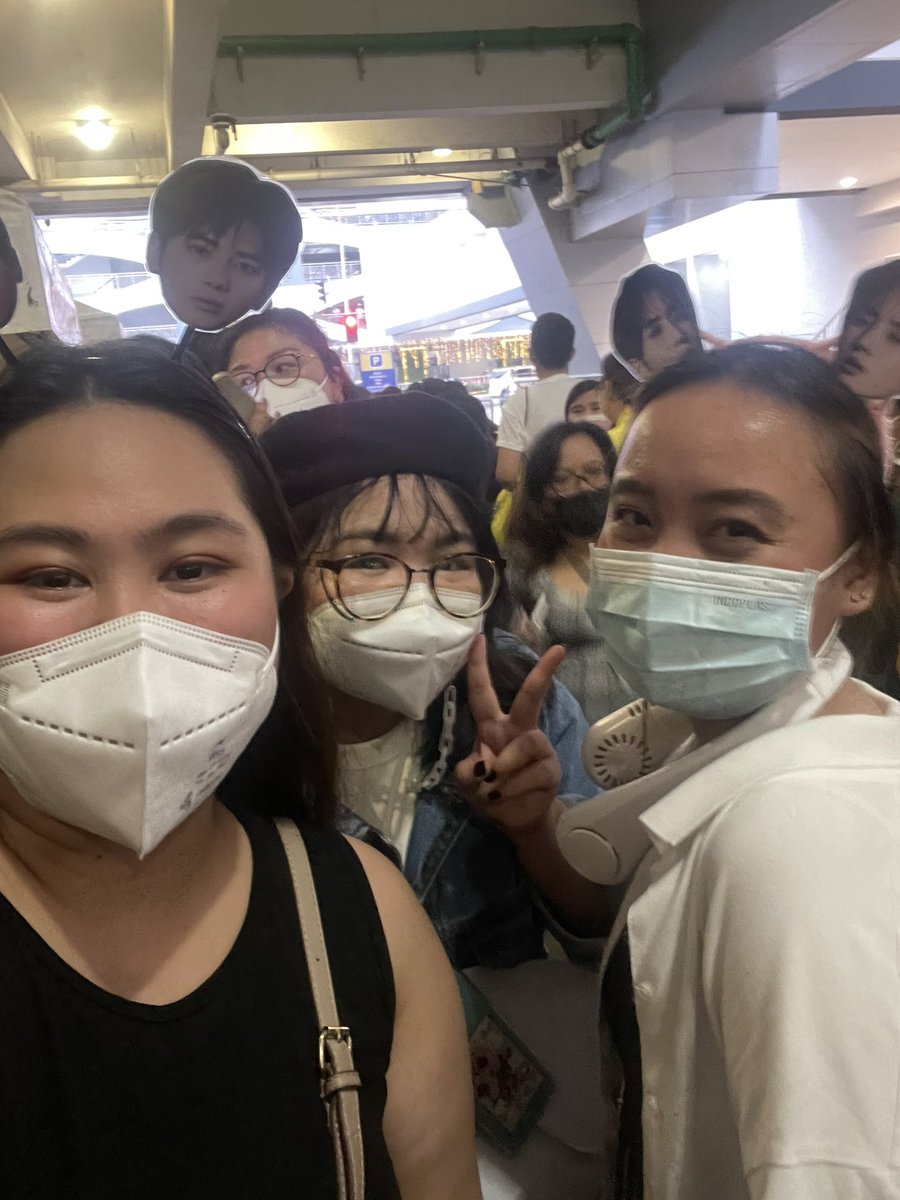 asdfghjklcassey's tweet photo. D-Day! ๐
@feismiling @studionyangz
#ACTLOVESICKinMANILA #TOMORROW_X_TOGETHER #TOMORROW_X_TOGETHER_Manila #GettingLovesickinMNL https://t.co/bwKJBUQoZ2