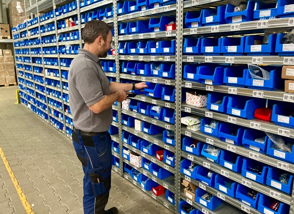 HeinzNixdorfInstitut (@hni_pb) on Twitter photo Dreijähriges Forschungsprojekt #SORISMA bringt praxiserprobte Methoden zur Risikobewältigung bei der Einführung von #Industrie40 hervor! Nun ist das Projekt abgeschlossen.🤖
➡️bit.ly/3W8HqHm
<a href="/unipb/">Universität Paderborn</a> @FraunhoferIEM @FraunhoferIML <a href="/ConsultingUNITY/">UNITY Consulting & Innovation</a> <a href="/efre_nrw/">EFRE.NRW</a> #Digitalisierung Dreijähriges Forschungsprojekt #SORISMA bringt praxiserprobte Methoden zur Risikobewältigung bei der Einführung von #Industrie40 hervor! Nun ist das Projekt abgeschlossen.🤖
➡️bit.ly/3W8HqHm
<a href="/unipb/">Universität Paderborn</a> @FraunhoferIEM @FraunhoferIML <a href="/ConsultingUNITY/">UNITY Consulting & Innovation</a> <a href="/efre_nrw/">EFRE.NRW</a> #Digitalisierung