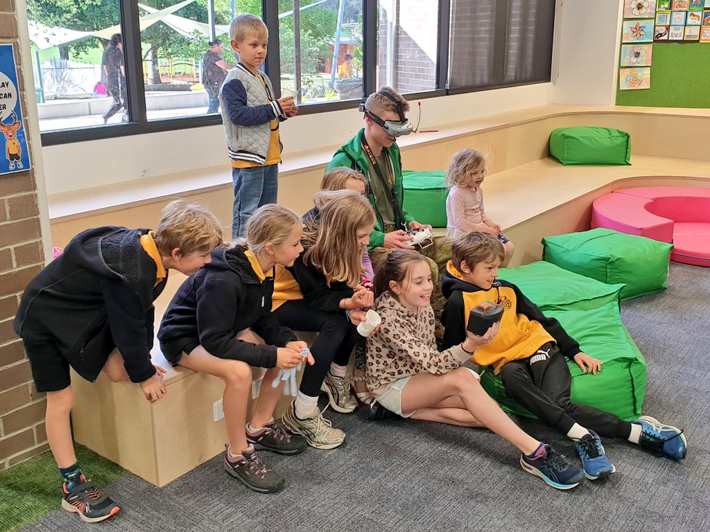 AUADRT's tweet photo. A great #STEM night at Campbell Primary School this evening talking #YourADF #drones/#UAS and #DroneRacing!
#SendIt!
@ChiefAusArmy @comdforcomd @FORCOMDAusArmy @DefenceAust @defencejobsaust https://t.co/Cm4mVPWDxp