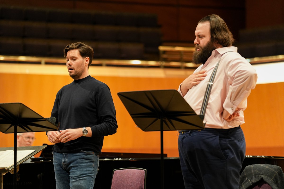 📣 Last few tickets available for Verdi's Requiem tonight! 📣 We welcomed our esteemed soloists back to Manchester yesterday for the final preparations of this wonderful work 👋 🎫 bit.ly/HalleVerdiReq1… @natalyaromaniw @AliceCoote @AtkinsTenor @JamesBrianPlatt