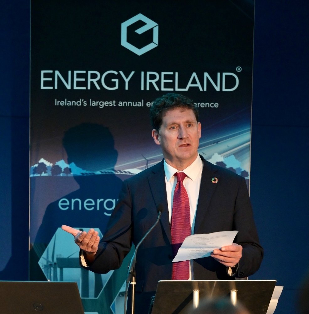 Home energy upgrades are a key tool to reduce energy bills, address energy poverty, improve energy security &amp; decrease emissions. 
I gave an update of our 30 year national retrofit plan at the Irish Retrofit conference today. We’re delivering 🧵👇👇

gov.ie/en/publication…