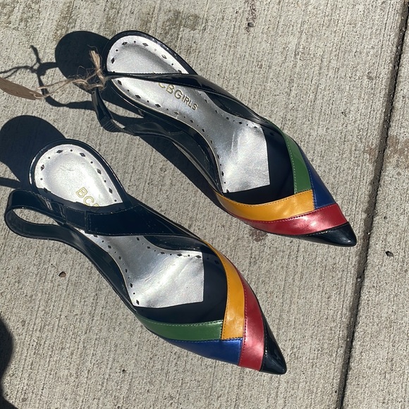 jokatzamazfinds's tweet photo. So good I had to share! Check out all the items I'm loving on @Poshmarkapp #poshmark #fashion #style #shopmycloset #bcbgirls #pardner #vincecamuto: https://t.co/bBcdjD5S66 https://t.co/gUUO40vd5B