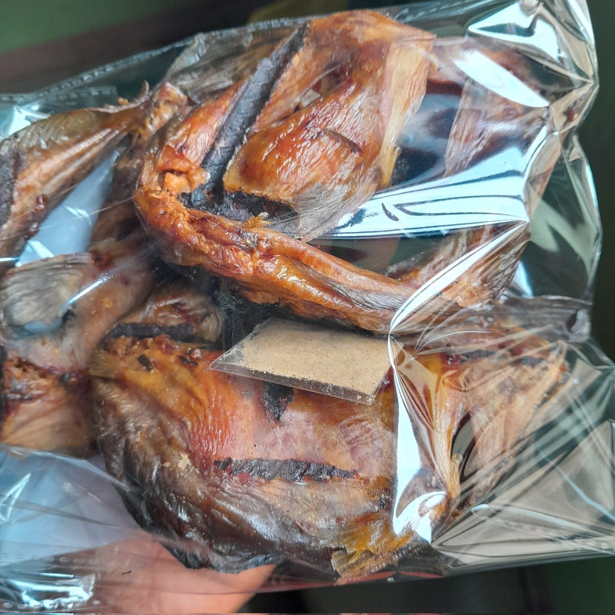 ETA_enterprise's tweet image. Enjoy maximum satisfaction from our neatly-dried Catfish together with your households!

✅️ Hygienically processed
✅️ Highly nutritious
✅️ Affordable
✅️ Free Seasoning Powder inside 

Get in touch for yours now!

#healthylifestyle #HealthyFood #driedfish #foodsecurity