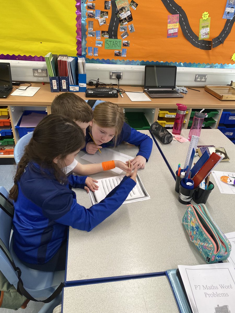SJBPS11's tweet photo. Our Primary Sevens are working on their comprehension decoding skills. The focus is on Who? What? When? Where? Why? How? questions. #workingwithothers #managinginformation 🤝 https://t.co/NOwi2rcGYf