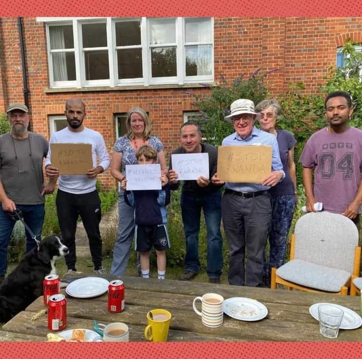 BotulaMerdi's tweet image. Jusqu'à quand vous vous serez contacte de l'écoulement du sang congolais et vous vous prenez pour des fort ?