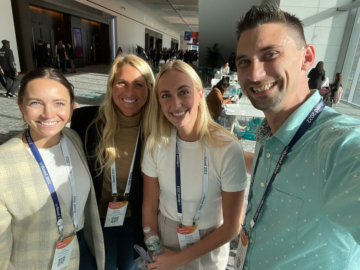 eva_commerce's tweet photo. 🤩The first day at #AmazonunBoxed has been AWESOME!

If you're also at the Jacob Javits Center in NYC, don't forget to catch up with Rob &amp; Aras to plan how to catalyze your business growth with data-driven #AmazonAds! https://t.co/uajxr1tApn