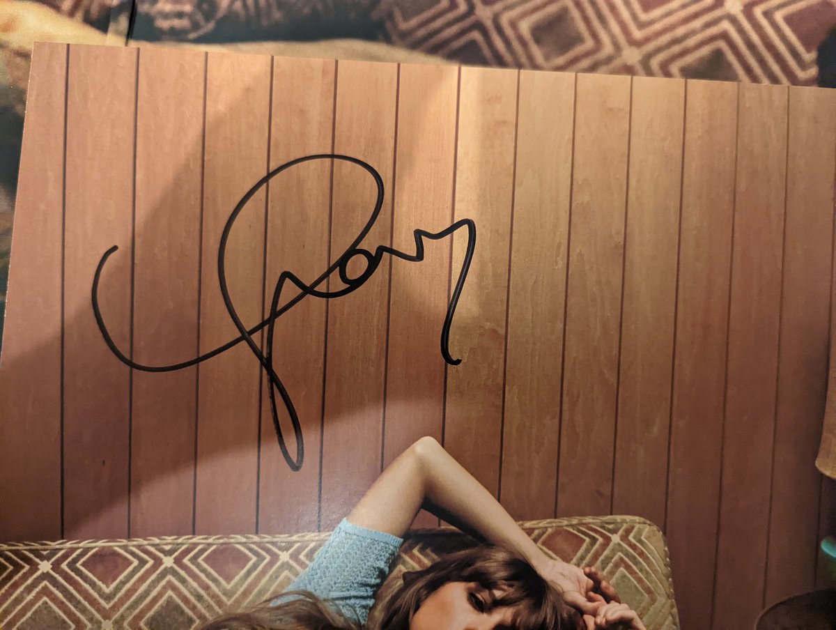 July07_'s tweet image. It's heeeeere!! I got a tired heart!!!