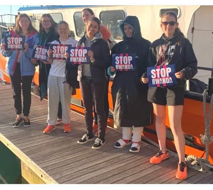 BotulaMerdi's tweet image. Quand est-ce que les pays qui se prennent pour des plus puissants , s'engager à semé la paix mutuelle entre les pays voisins et remettre chaque pays à sa place ?