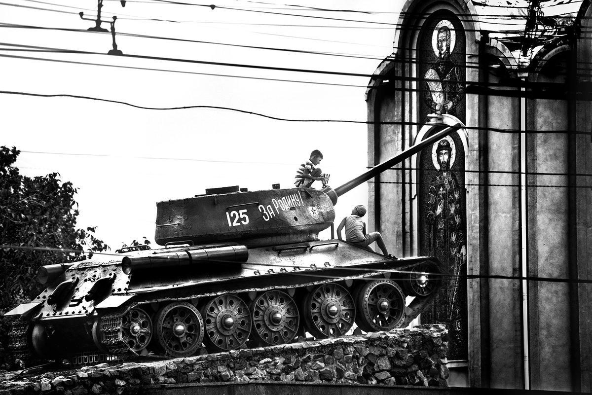 AliscioniSara's tweet image. War and Peace - Transnistria, 2018
Together the artists for the #CryptoArt4Children project. The proceeds from the sale will go to support children and families fleeing the war.
#stopthewaronchildren #wrongtheorynft #nftcollectors  @sendr0ck @Ninfa_io 
➡ bit.ly/3NIVJgz