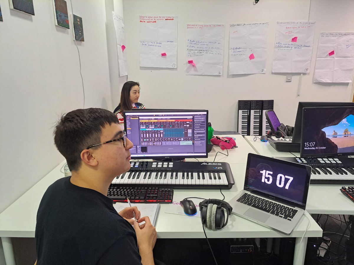 SwanseaMAD's tweet photo. We had a great time in our Music Production Sessions yesterday. We love working with participants to develop new creative skills. If you'd be interested in learning new skills with @SwanseaMAD, please check out our events page: https://t.co/XWwLSiEl5r https://t.co/JeRePjKjb1