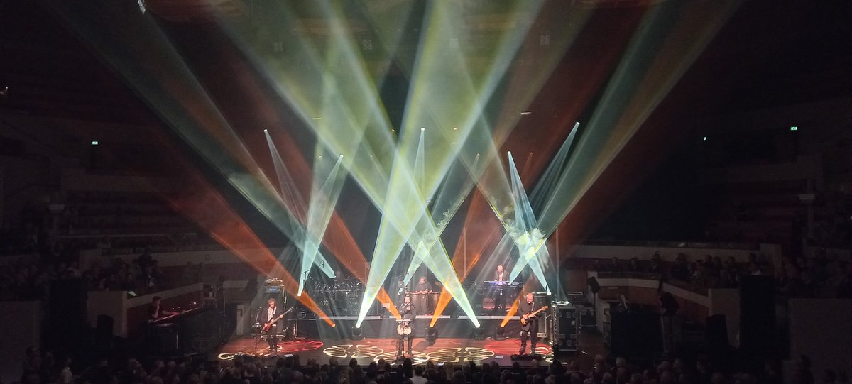 Newillumination's tweet photo. Magical night in Utrecht
#newillumination
#marillion https://t.co/fWefiuYCa7