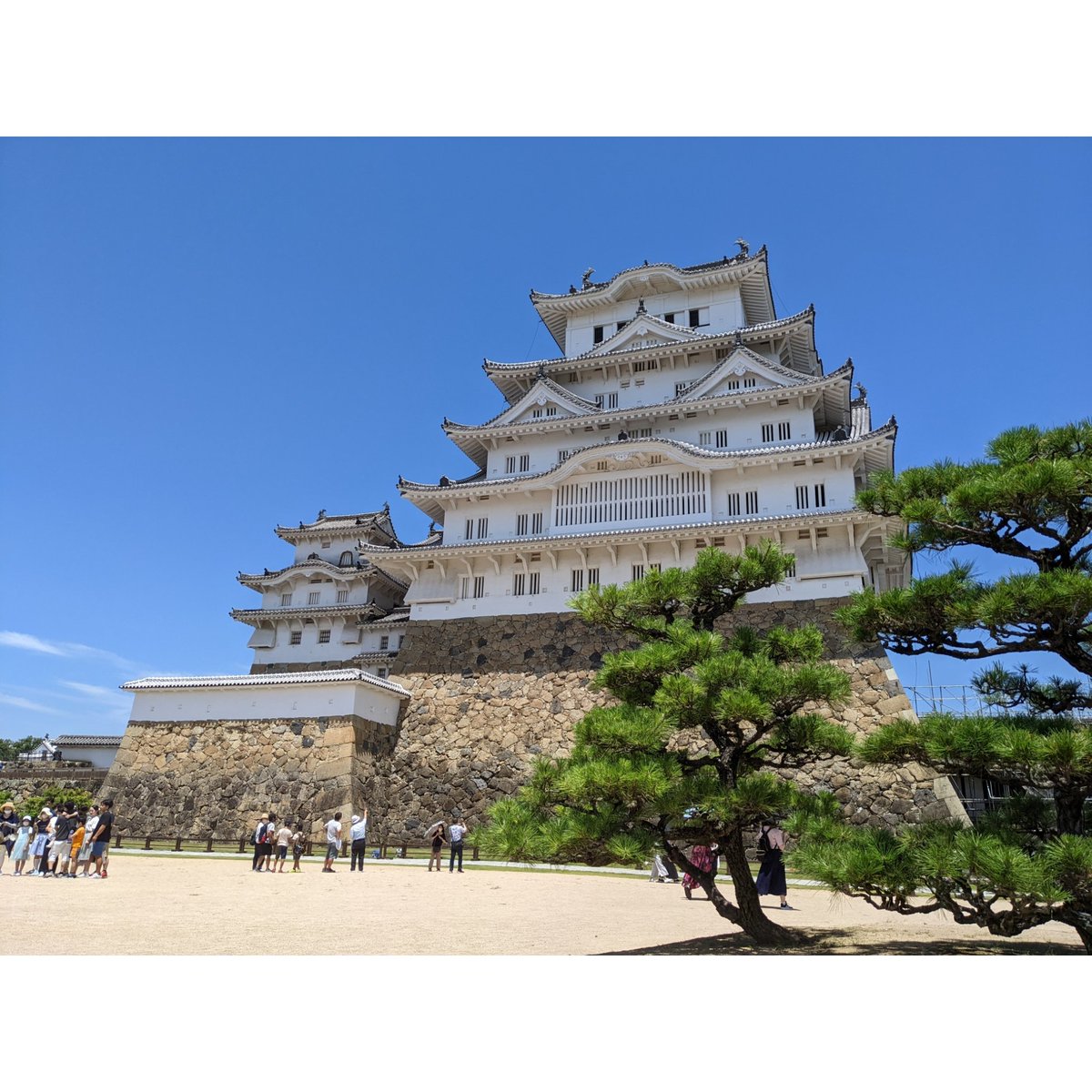 3900goahead's tweet photo. I forgot to tell youπ» yesterday.
The residence of the lord, IKEDA Terumasa used to be at β , the place where you took a group photo together, and the palace was built at β‘. #BBCSymphonyOrchestra #secondviolin #Shostakovich #Himejijo #Himejicastle https://t.co/qk5HYE4nIl