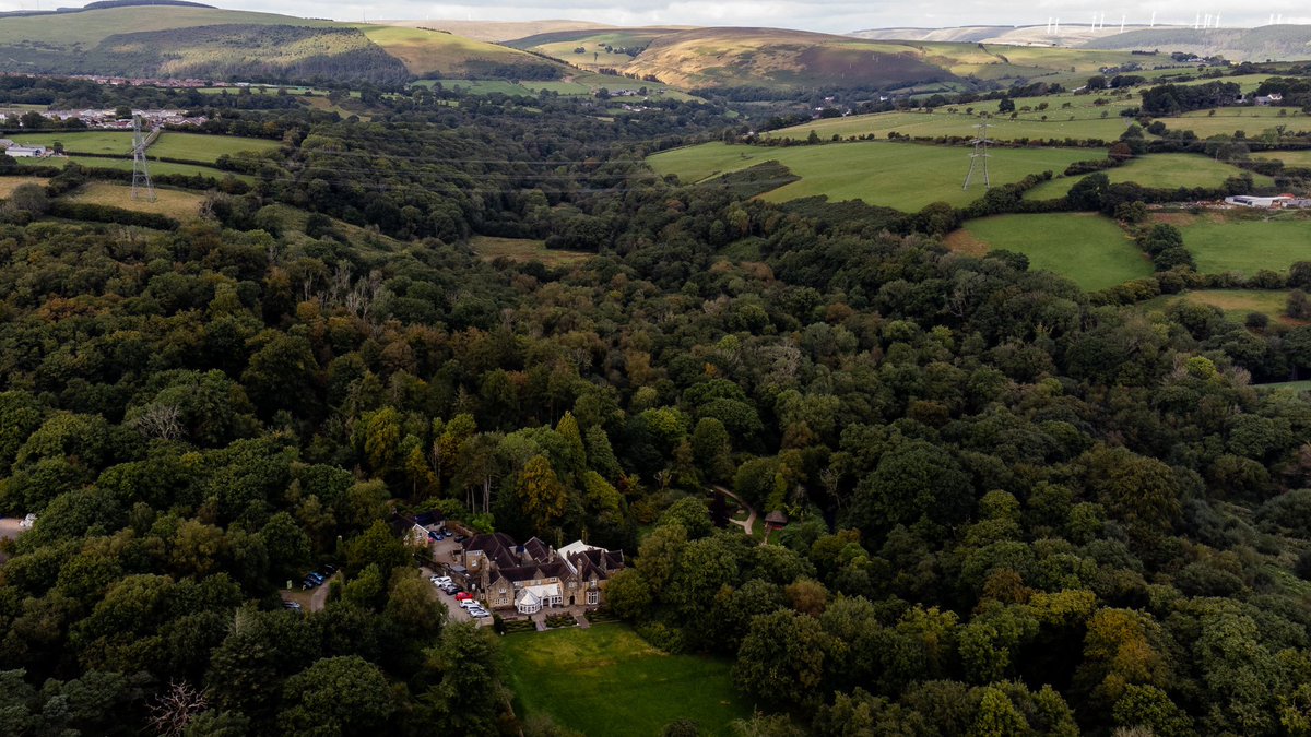 Bryngarw House &amp; Bryngarw Park from above <a href="/_visitbridgend/">Visit Bridgend</a> <a href="/BridgendCBC/">Bridgend CB Council</a> <a href="/visitwales/">Visit Wales 🏴󠁧󠁢󠁷󠁬󠁳󠁿</a> #visitbridgend #bryngarwhouse #bryngarwcountrypark <a href="/BryngarwPark/">Bryngarw Country Park</a>
