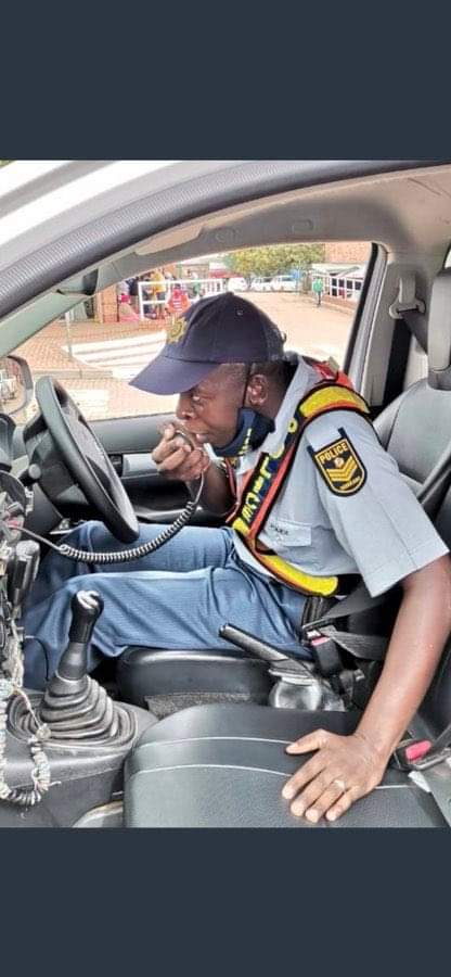 MathabeAndrew1's tweet photo. @Mashudu22 @SallyLetlape @CityTshwane 😂 😂 😂 😂 Shots fired....I repeat....shots fired https://t.co/SS3uBV14Ib