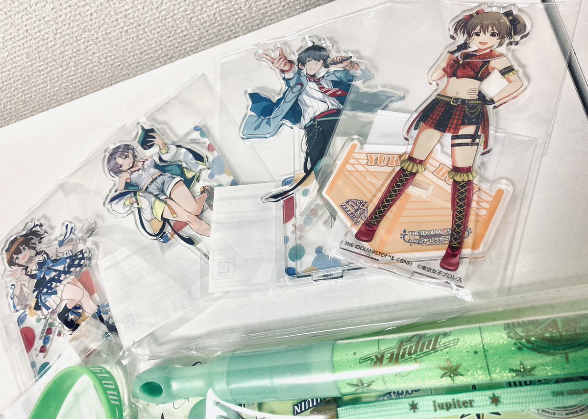 「遂にユッコの等身アクスタが…ありがとう女子プロコラボ…」|ぴんもくのイラスト