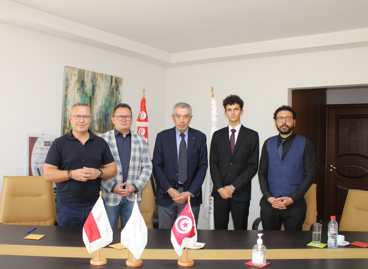 Conect__Tunisie's tweet photo. 🖋Une convention a été signée, à Tunis ce mardi 25 octobre, entre M. Tarak Cherif, président de CONECT et M. Marcin Jablonski, M. Wojcieh Jeszka Board members STMW et M. Ahmed Hamouda, Managing partner STMW TUNISIA.

#CONECT #STMW https://t.co/rFKfXXs0iY