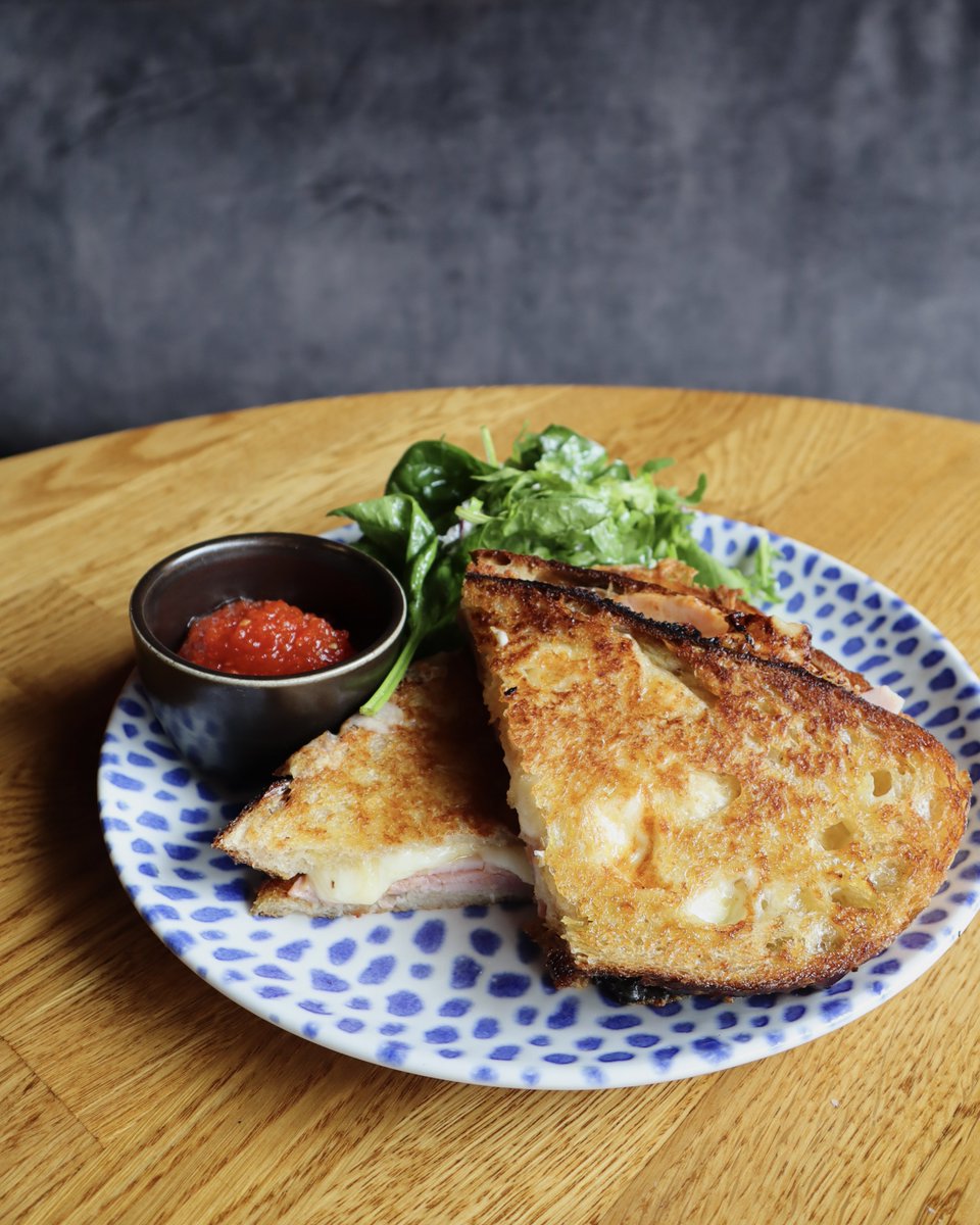 DokesPizzeria's tweet photo. Our take on the Barcelona classic bikini sandwich from the daytime menu. Say hellooo to the Dokes Bikini 🔥 ...
(prosciutto cotto, Connage cheese, Wharfe Valley truffle oil, toasted)

#dokespizzeria #reinventingthewheel https://t.co/U1gfsWnTDe