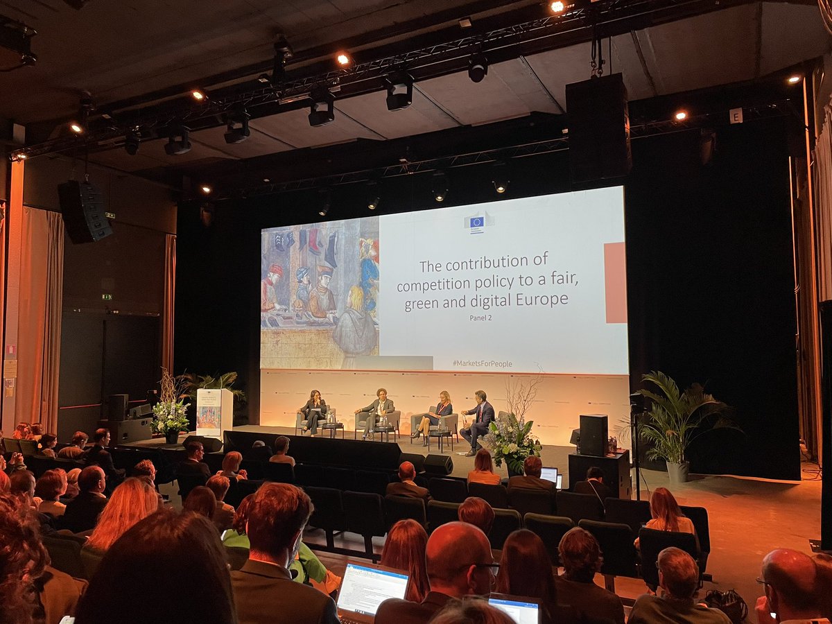If only all Brussels conferences would be as smart as this one. #MarketsForPeople Current panel with @anubradford @itinagli @ThomasPHI2. Thank you @EU_Competition !