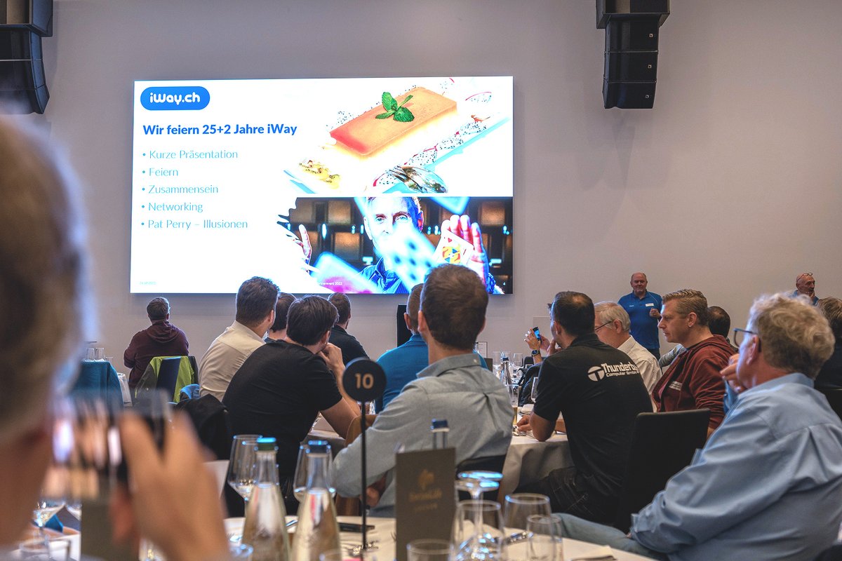 Mit zweijähriger Verspätung konnten wir gestern zusammen mit unseren Partnerinnen und Partnern unser 25-jähriges Jubiläum nachfeiern. Schön, dass ihr dabei wart!

#swisslifearena #partnerevent #iway