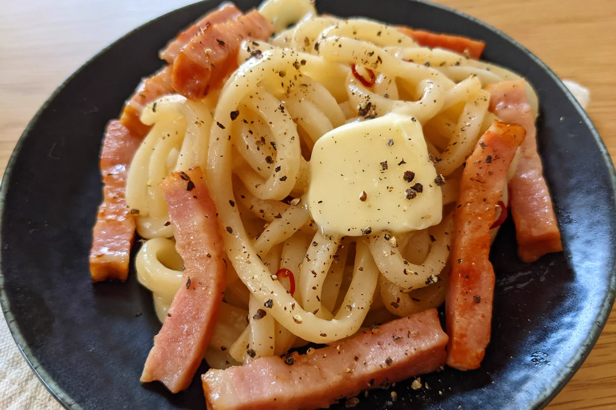 パスタの代わりにこれ！？もっちり美味しい「ペペロンうどん」。