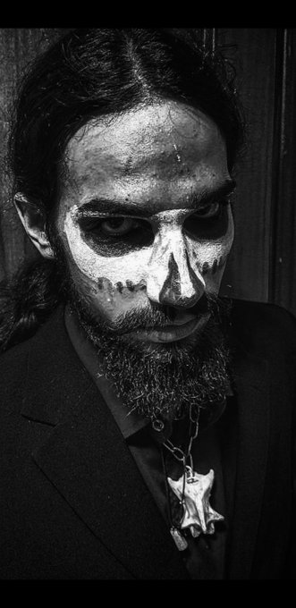 Halloween Halloween #Halloween https://t.co/zUeP6Gz8kY<a href="/tag/halloween"class="tags">#Halloween</a>