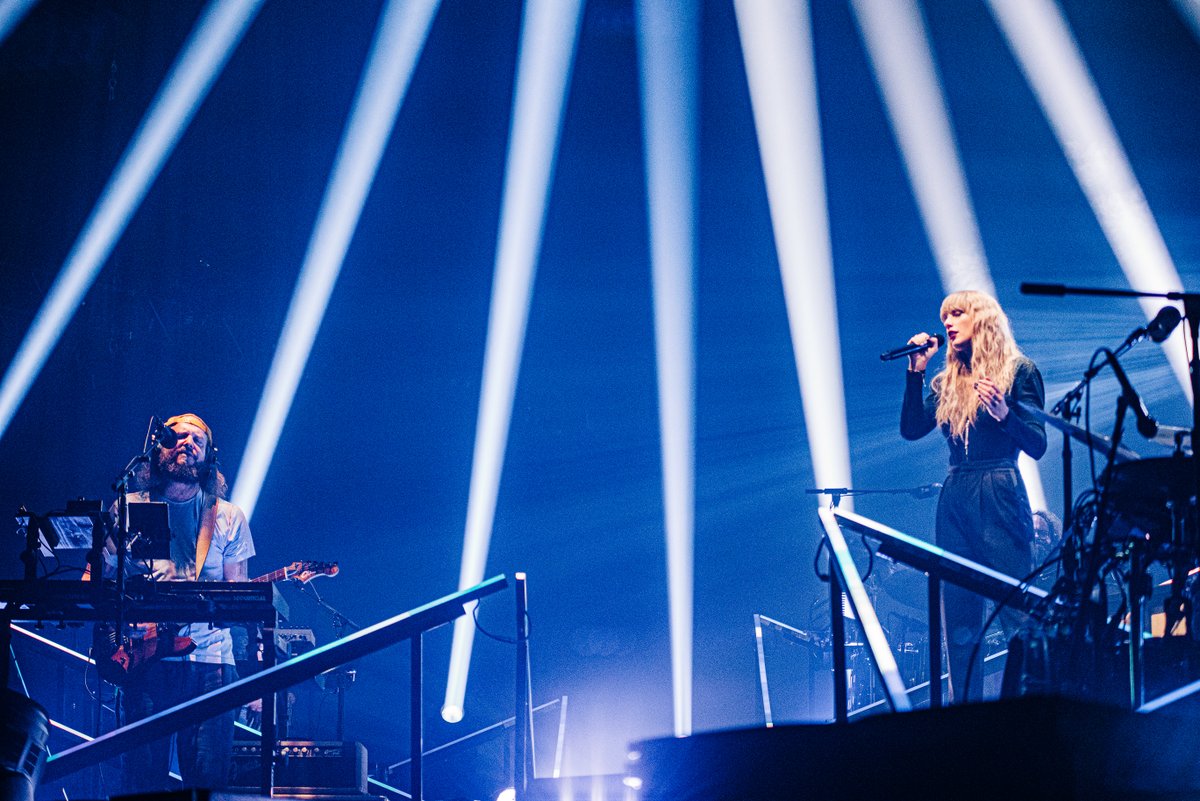 Taylor Swift in 4k on Twitter "Taylor Swift at the Bon Iver concert in London"