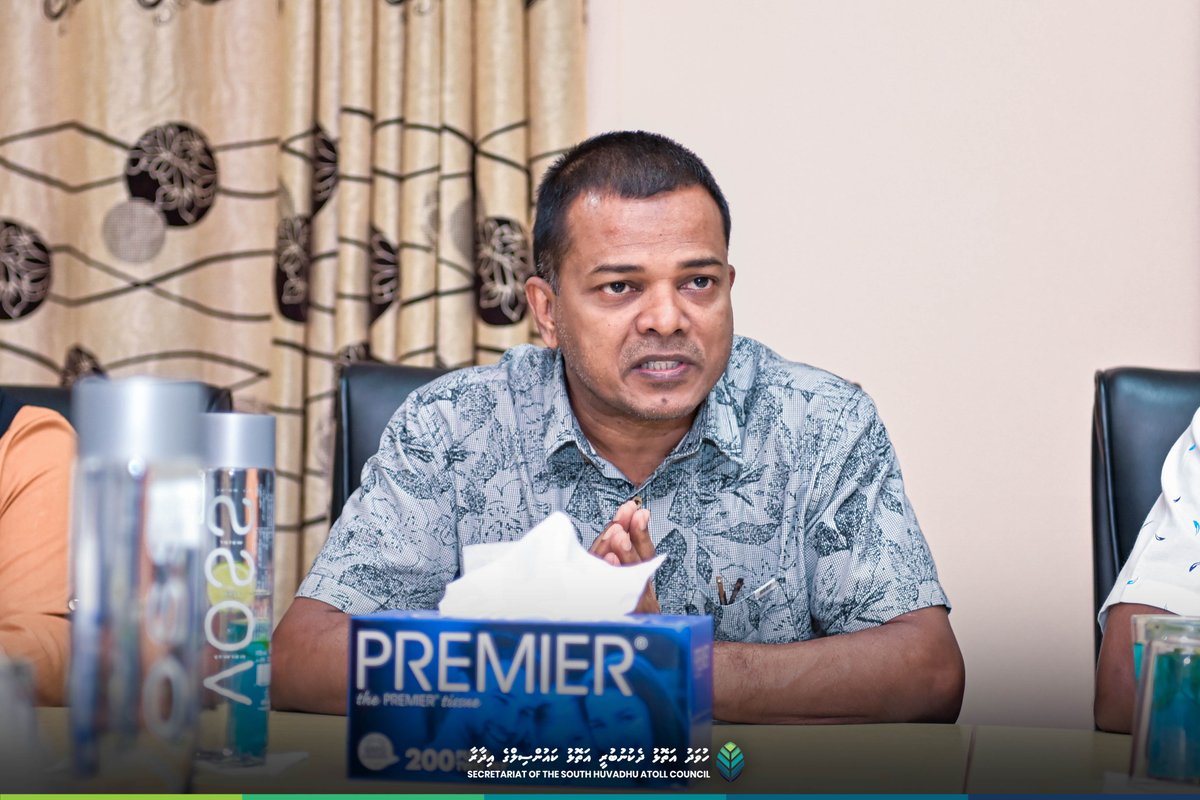GdhAtollCouncil's tweet photo. އައްޑޫ ސިޓީ ކައުންސިލްގެ މޭޔަރ އަލީ ނިޒާރު އާއި އެކައުންސިލްގެ ބައެއް މެމްބަރުން އަދި  ސެކެޓްރީ ޖެނެރަލް އާއި ހުވަދު އަތޮޅު ކައުންސިލްގެ ރައީސް ޙަސަން ފައިހަތު ޤުދުރަތުﷲ ބައްދަލު ކުރައްވައިފި.

@AdduCityCouncil https://t.co/CTBYltjI3W