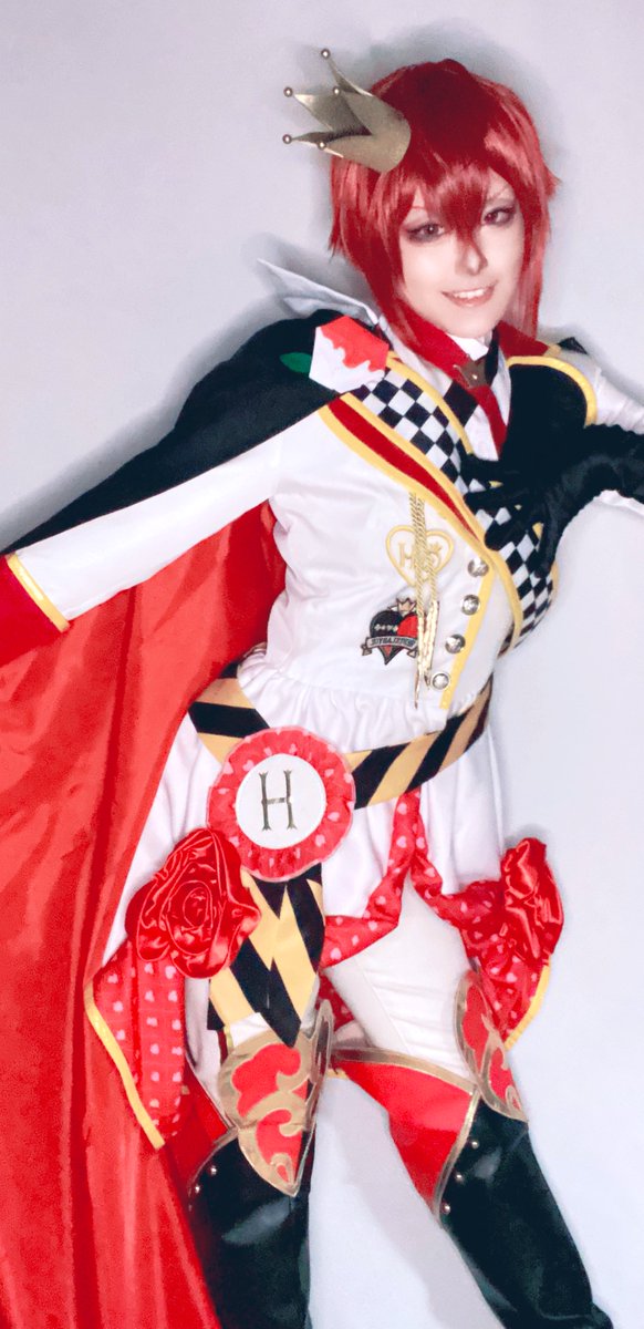 Dハロに向けてリドルくんのメイク練習した時の！🌹✨(上げるの忘れてた🥲)
やっと理想に近付けてきた！！！パーク動き回るから衣装補強したり作り足したりしたんだ！紐はちゃんと買い足したよ✌️✌️✌️