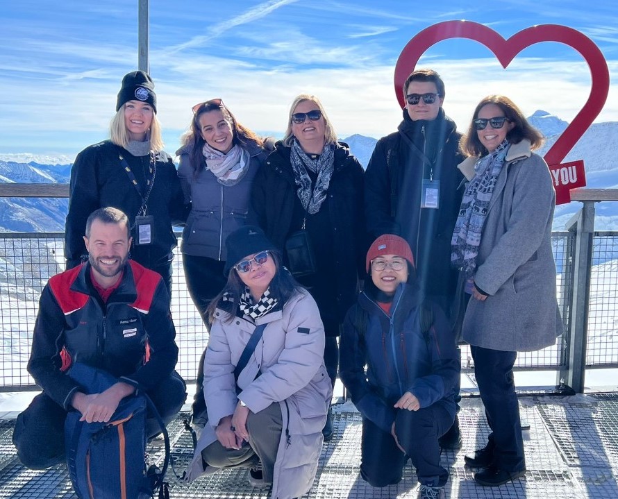 STCZuerich's tweet photo. Eine VIP #Studienreise in der Region Interlaken, die die Teilnehmer nicht so schnell vergessen werden!🥂​​ Vielen Dank an das Victoria Jungfrau Hotel und die @Jungfraubahn_CH für ihre ausgezeichnete Gastfreundschaft und Grosszügigkeit! https://t.co/J4w2ZGRtnw